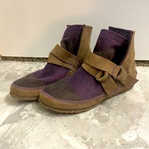 Sorel Boots Purple and Brown